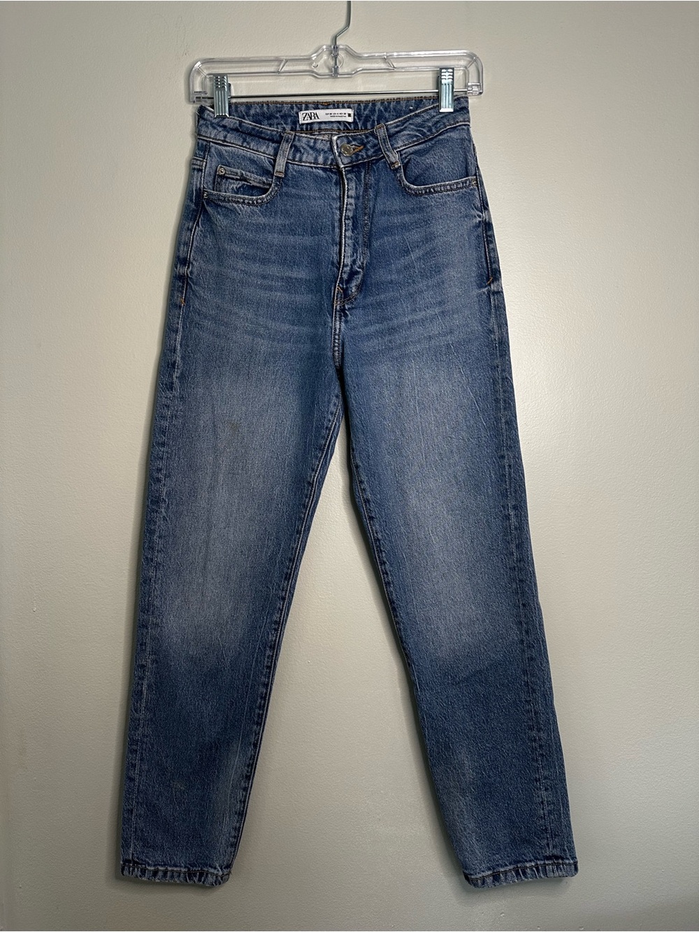 Zara High Rise Mom Jeans Medium Wash Size 4 / 26